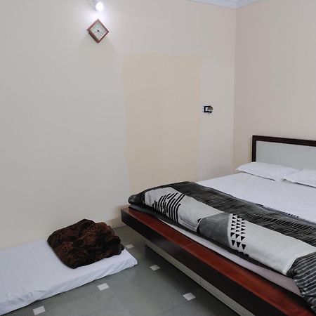 Ramashray Guest House Ujjain Zewnętrze zdjęcie