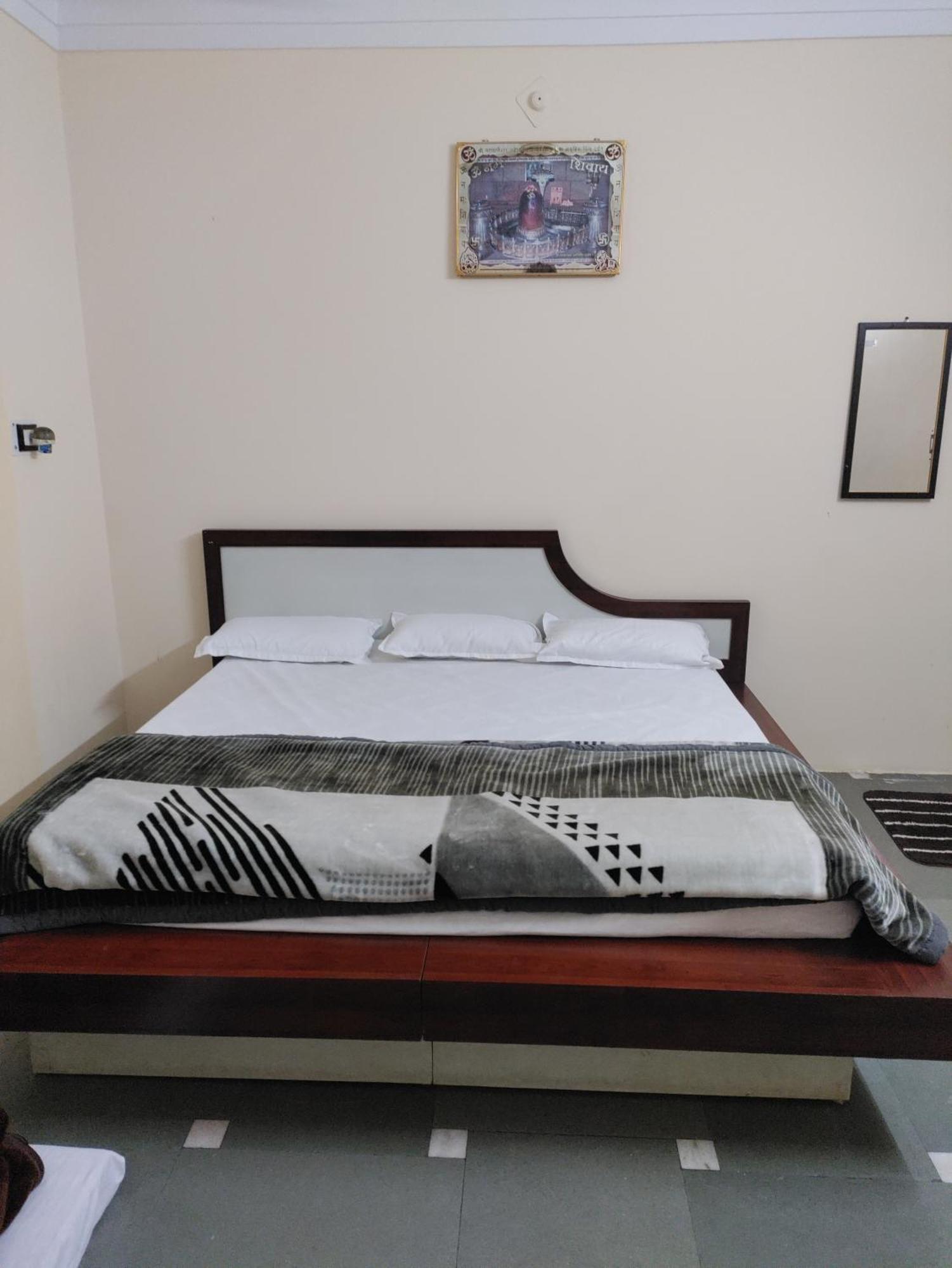 Ramashray Guest House Ujjain Zewnętrze zdjęcie